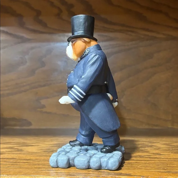 Robert Harrop Doggie People- UK 
“Bulldog Peeler” - Picture 2 of 5